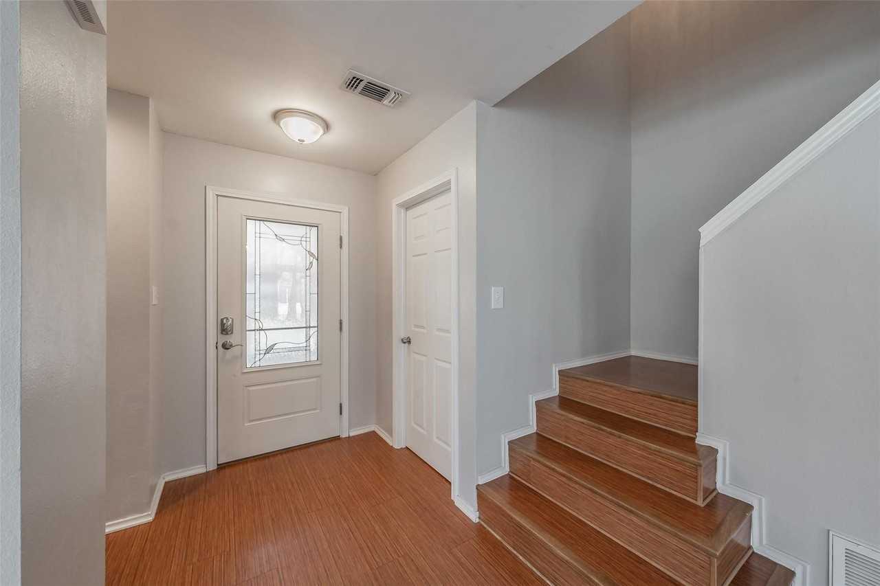4218 Mojave Dr - Photo 3 of 40