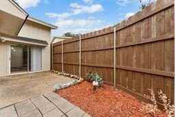 2011 Towngate Dr - Photo 6 of 31