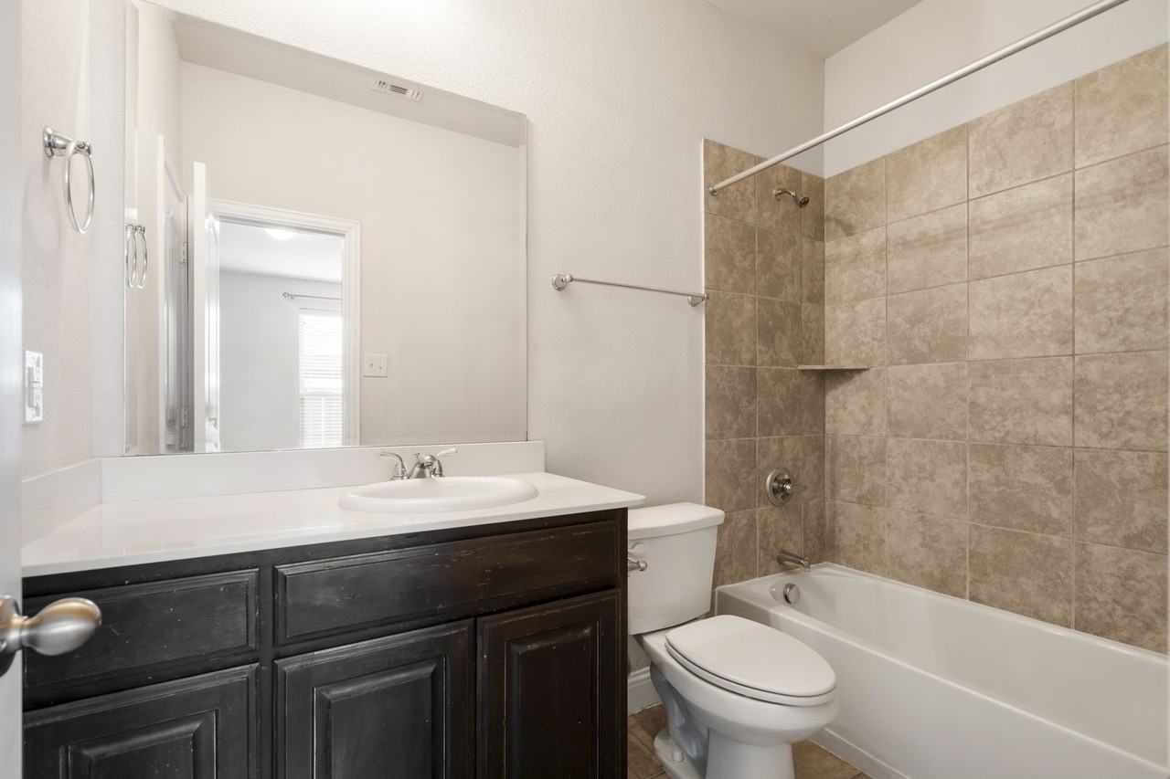 2640 Venice Dr #2 - Photo 7 of 38