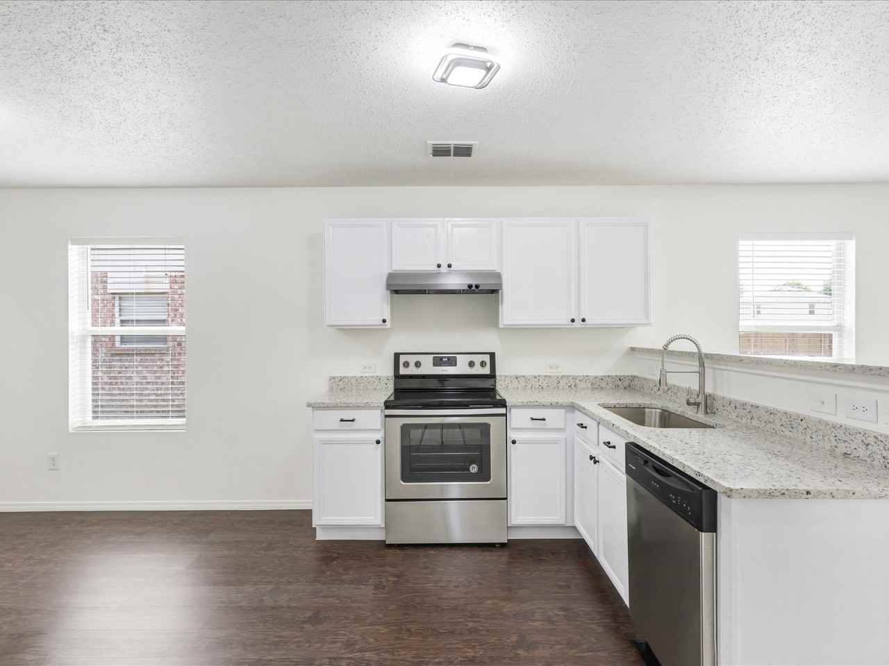 4816 Waterford Dr - Photo 5 of 25