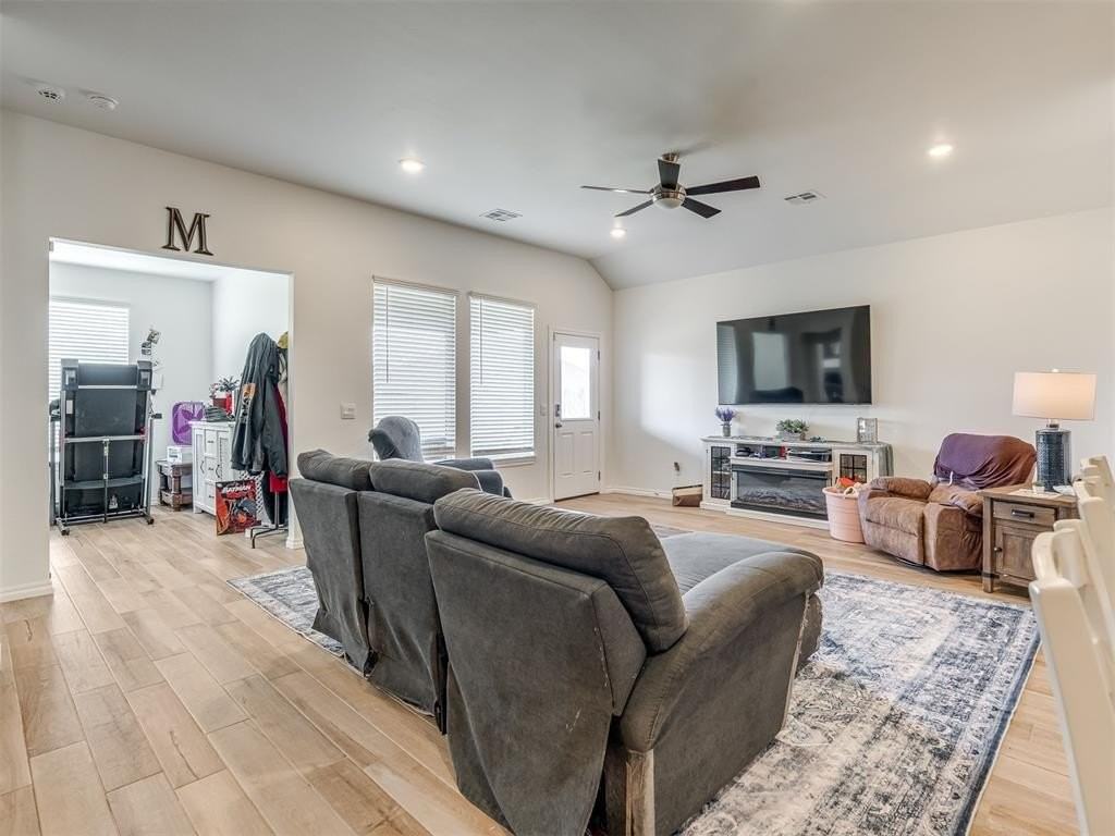 2517 Kathleens Xing - Photo 5 of 35