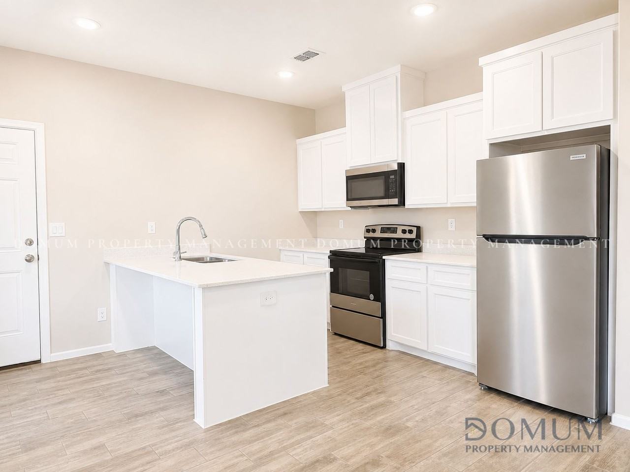 3302 Wolf Creek Ave #3 - Photo 5 of 23