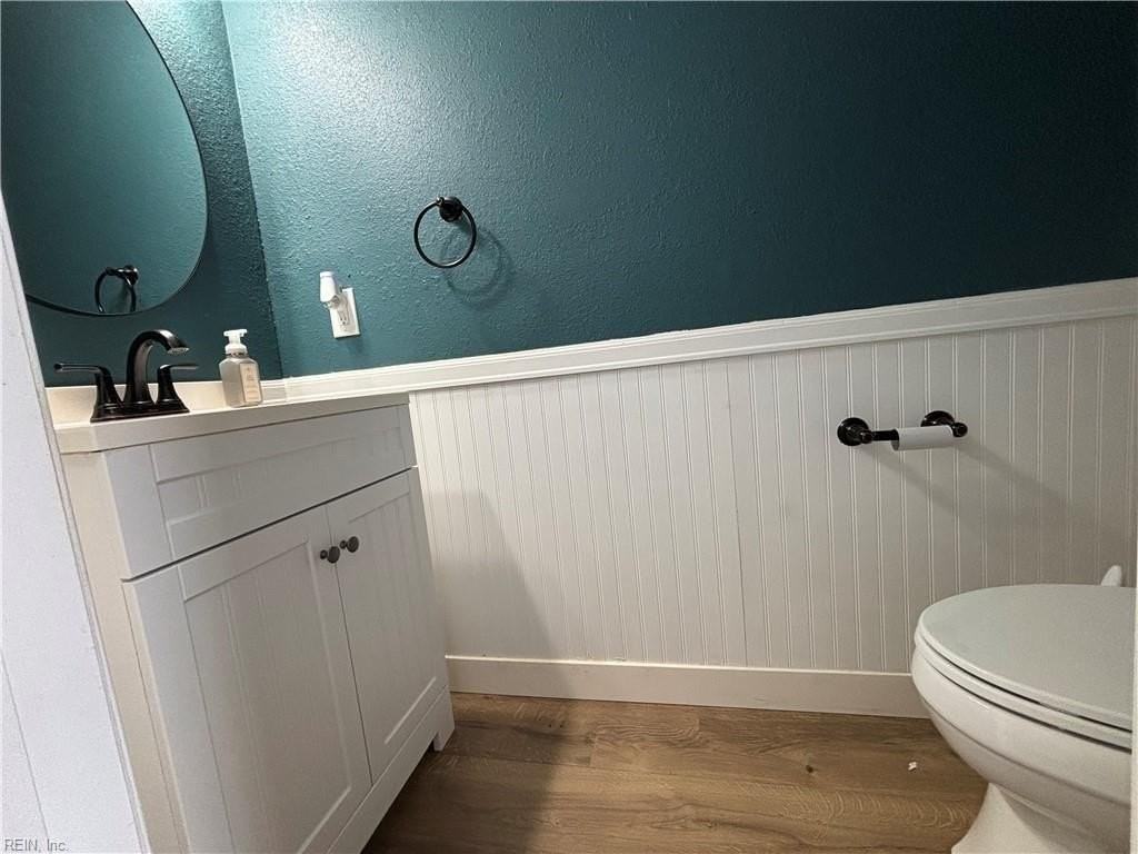 3145 Crestwood Ln - Photo 5 of 37