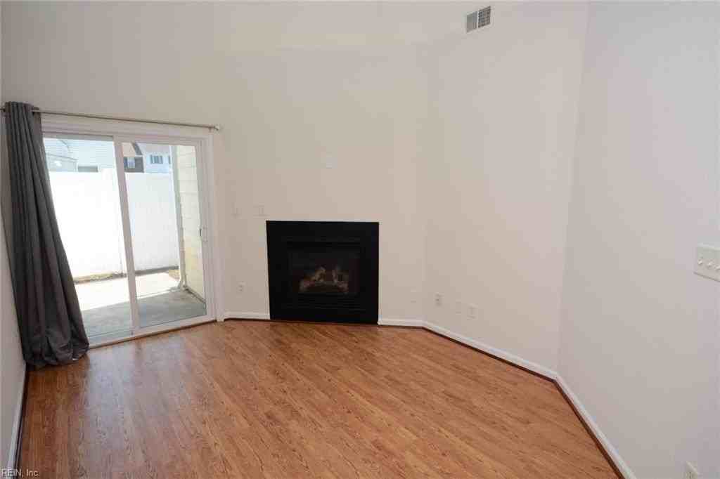 5062 Glen Canyon Dr - Photo 7 of 50
