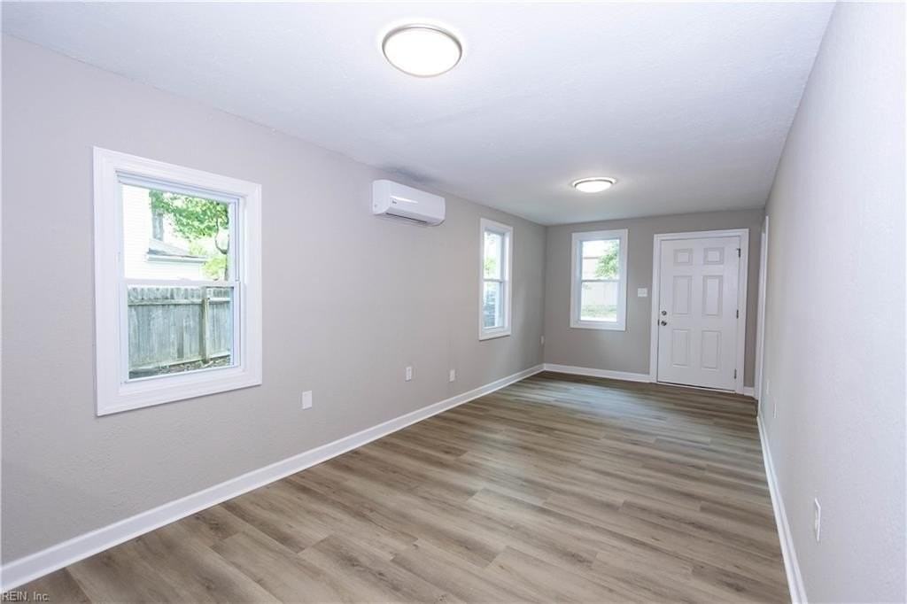 345 Tabbs Ln - Photo 7 of 22