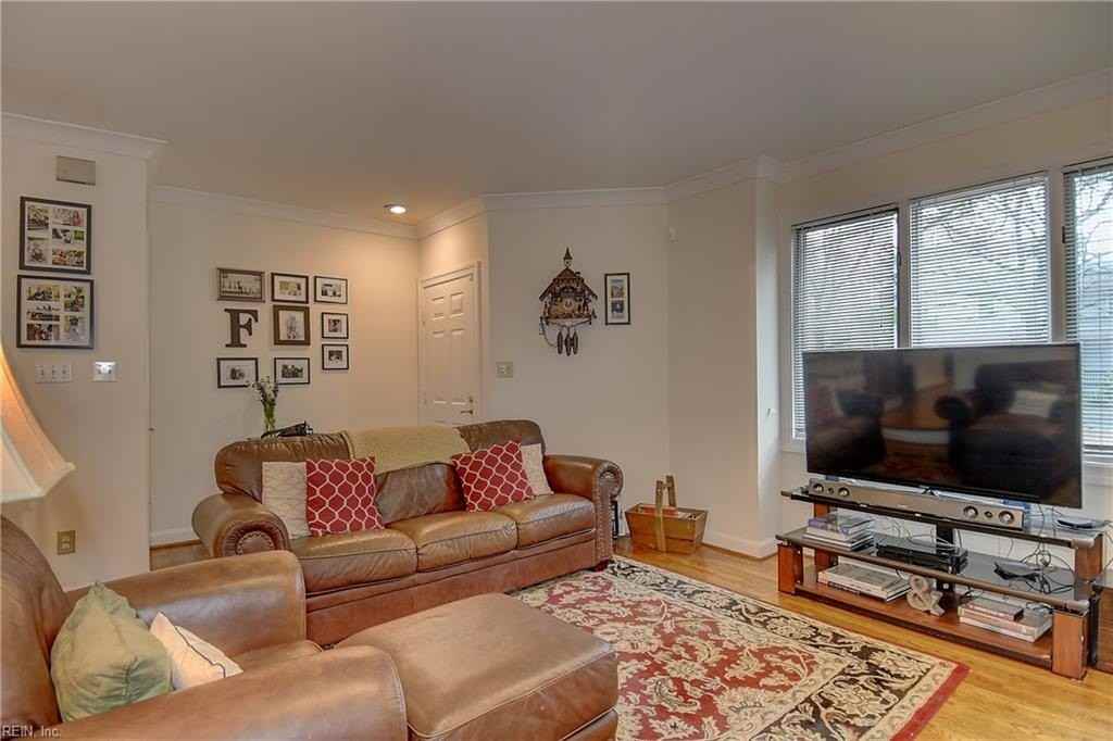 1301 Llewellyn Ave - Photo 2 of 24