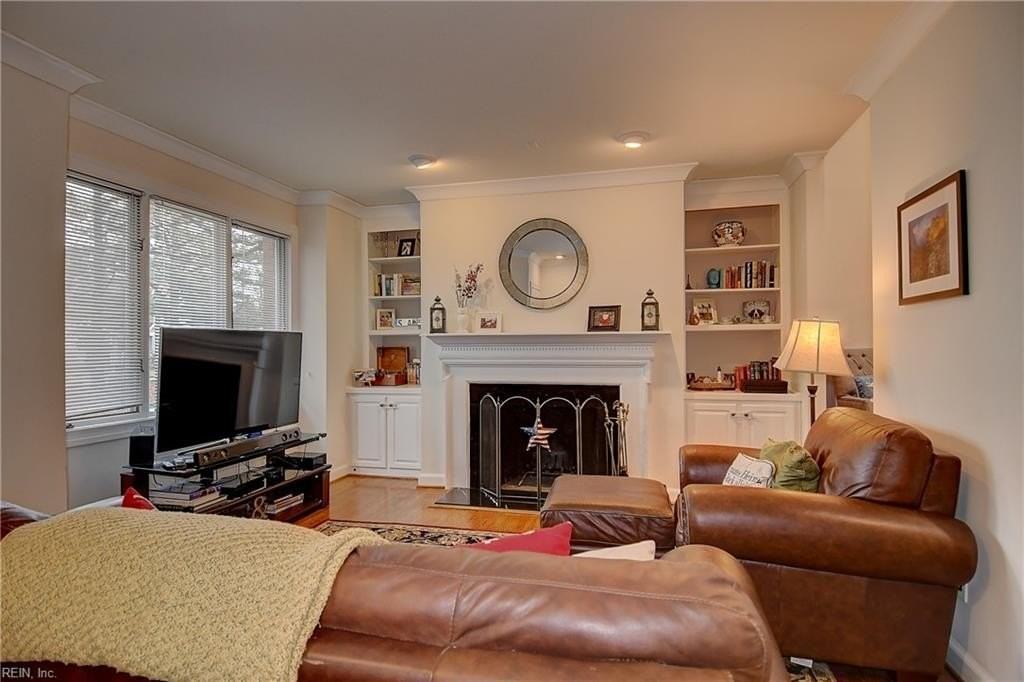 1301 Llewellyn Ave - Photo 3 of 24