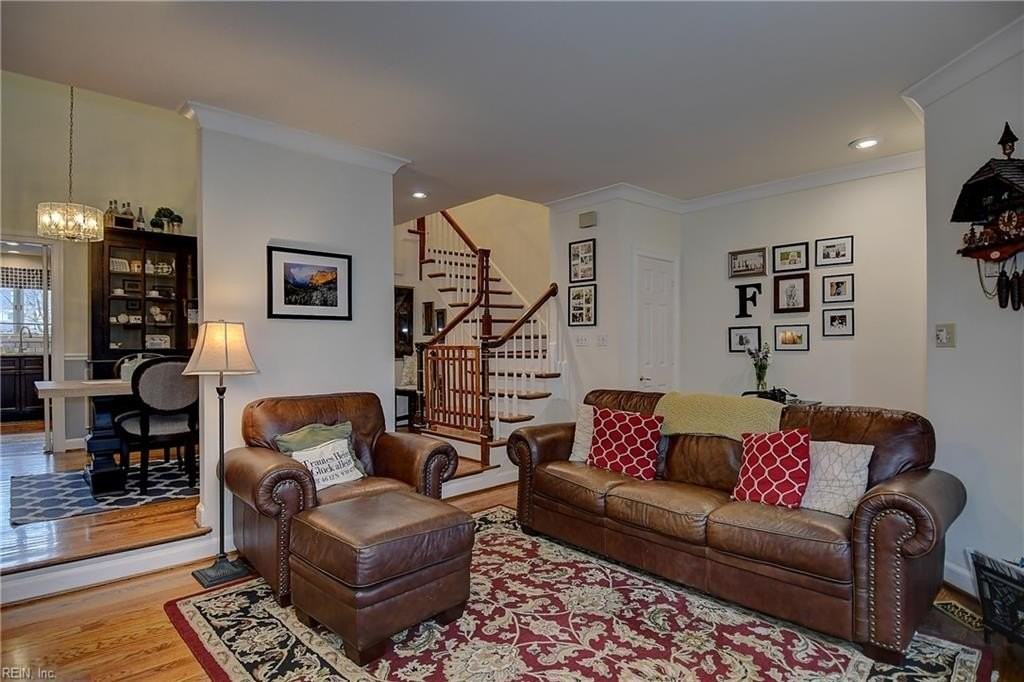 1301 Llewellyn Ave - Photo 4 of 24
