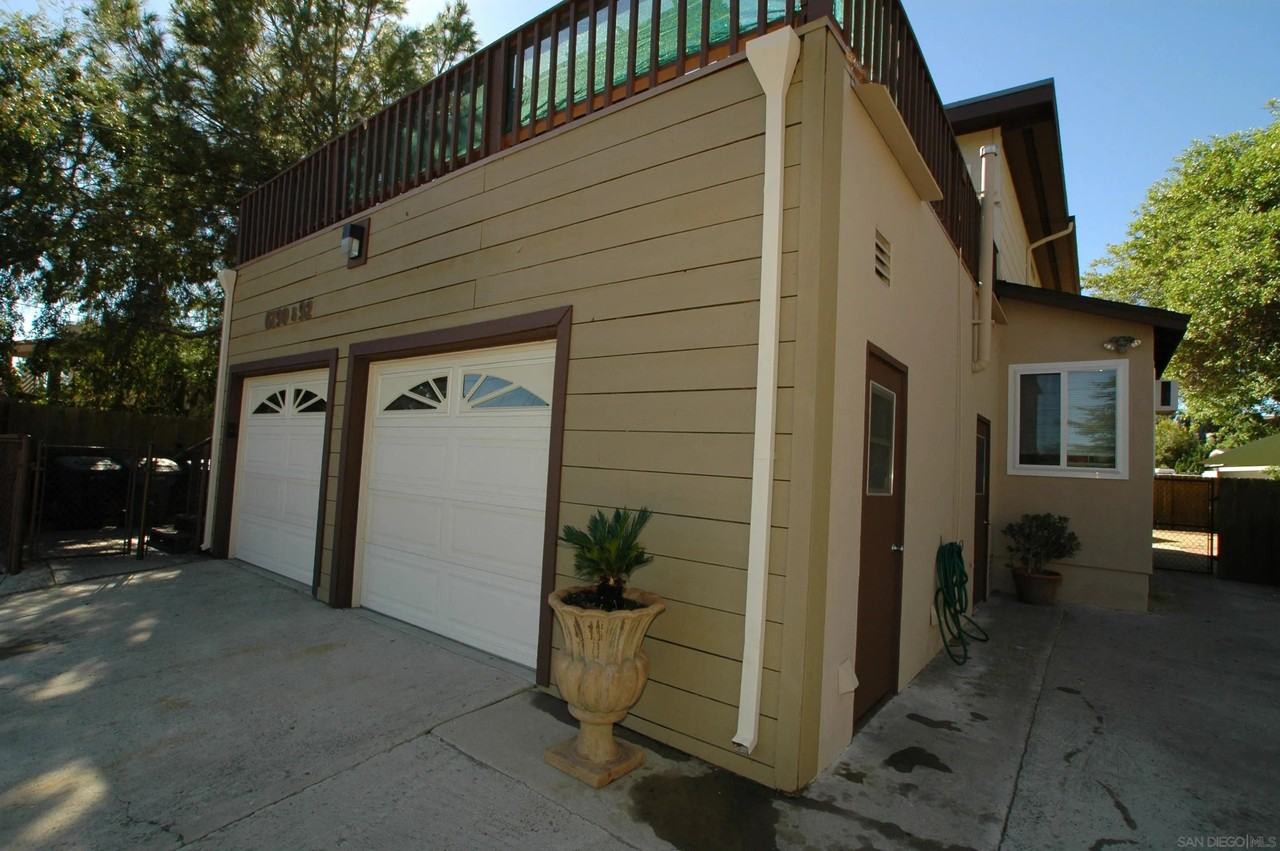 6190 Dixie Dr - Photo 2 of 22