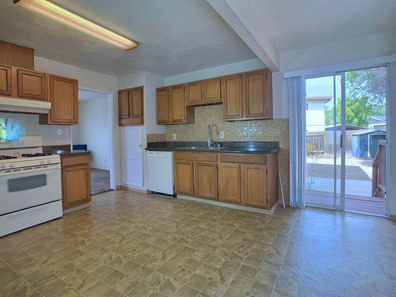 6190 Dixie Dr - Photo 3 of 22
