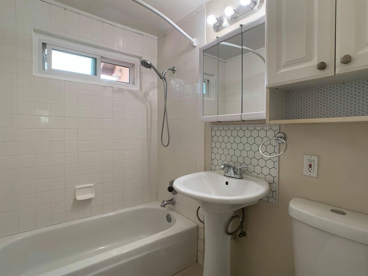 6190 Dixie Dr - Photo 6 of 22