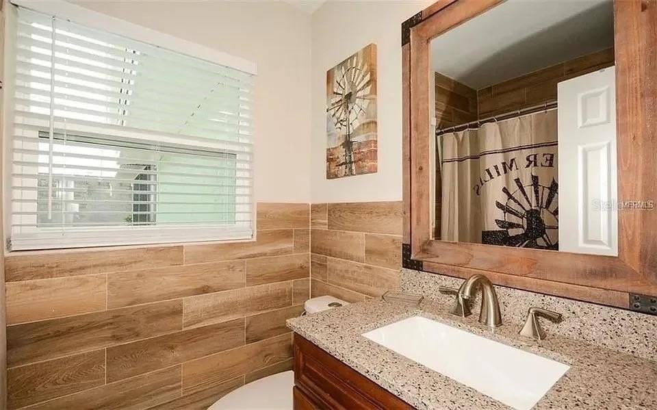 5909 Albert Pl - Photo 3 of 16