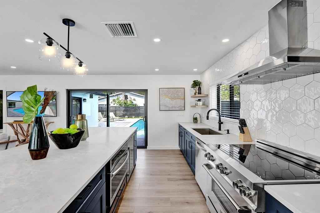 5501 Ne 18th Ter - Photo 2 of 8