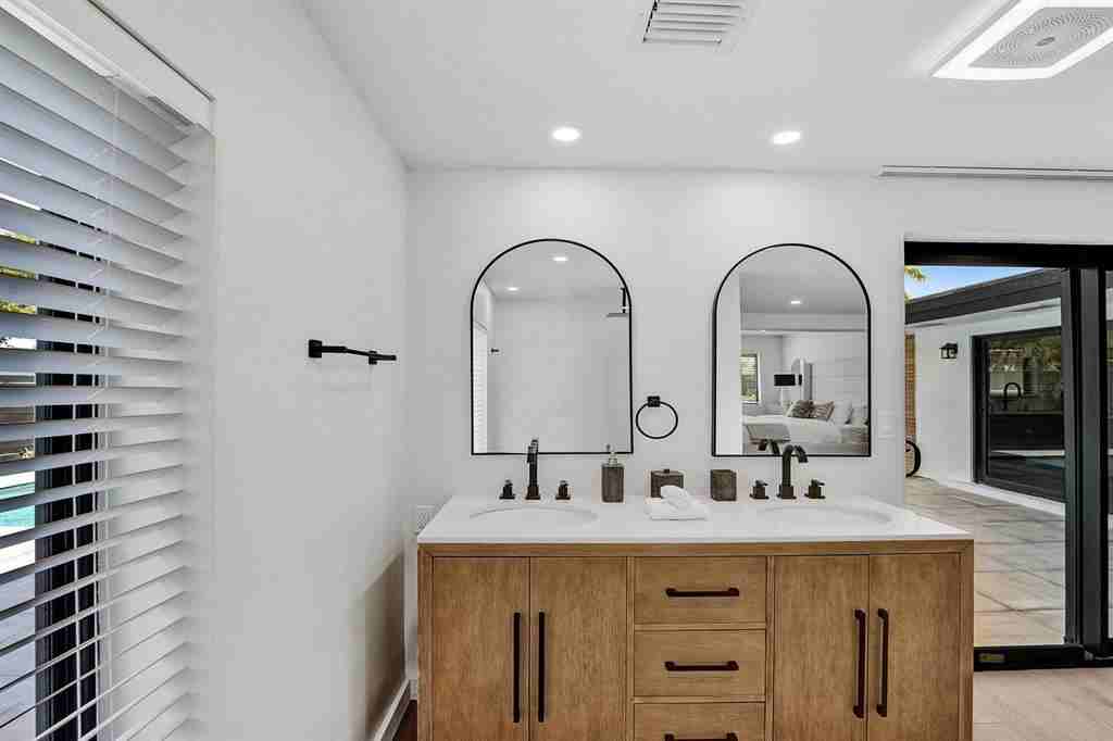5501 Ne 18th Ter - Photo 7 of 8