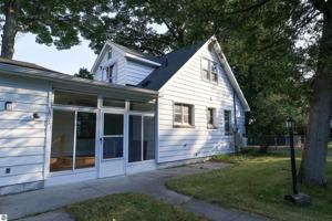 featured image of 1043 Cranberry Pike