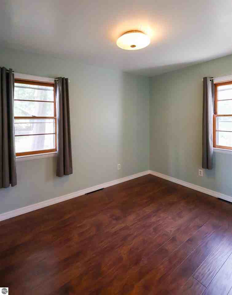 1043 Cranberry Pike - Photo 6 of 22