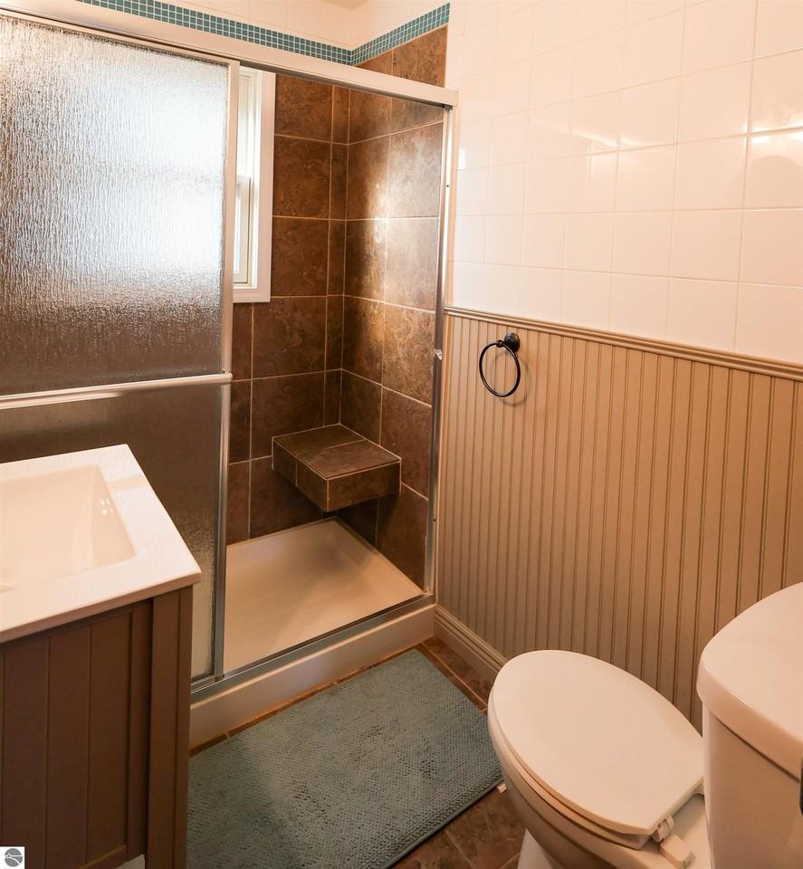 1043 Cranberry Pike - Photo 7 of 22