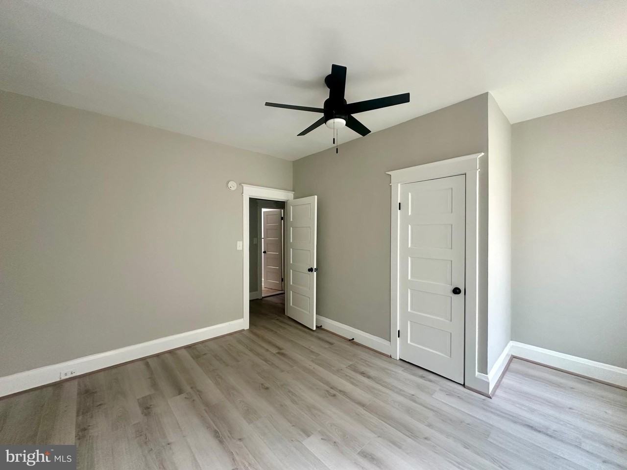 125 N Monastery Ave - Photo 6 of 21
