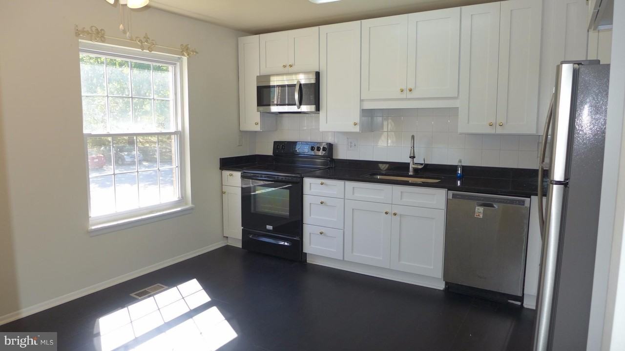23 Valley Crossing Cir - Photo 2 of 22