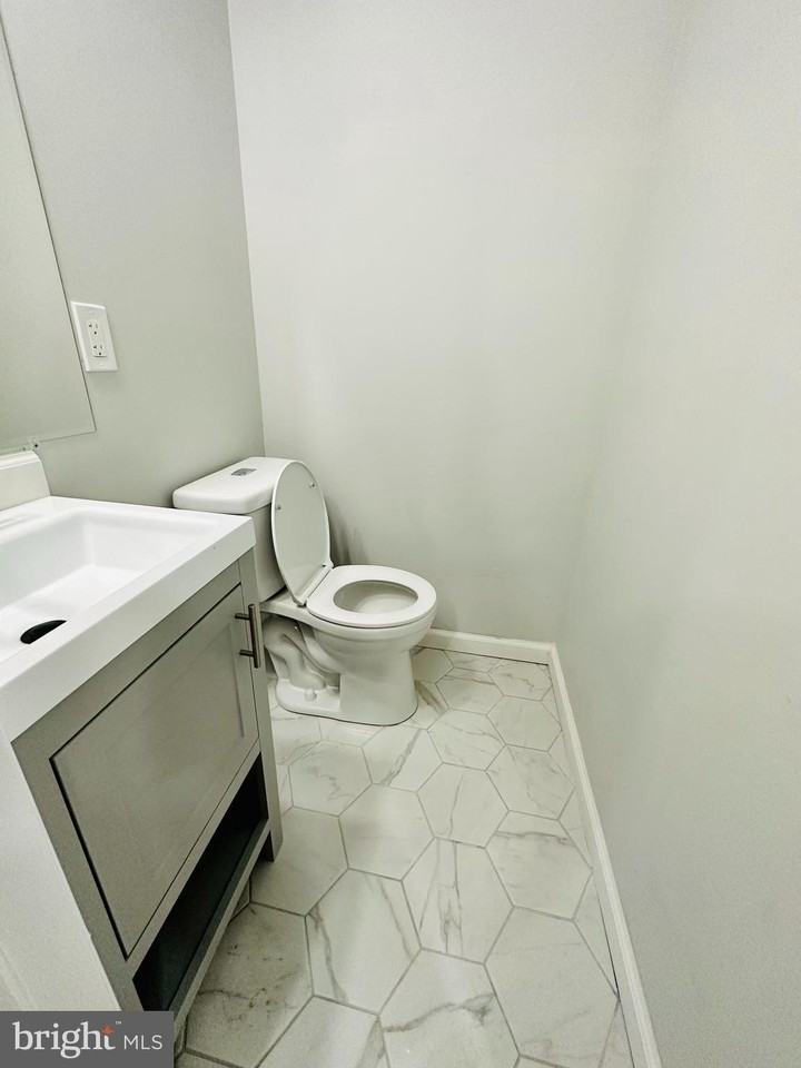 5906 Leewood Ave - Photo 7 of 20