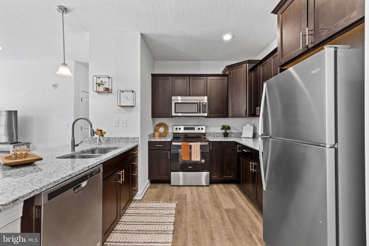 110 Sienna Dr #204 - Photo 4 of 18