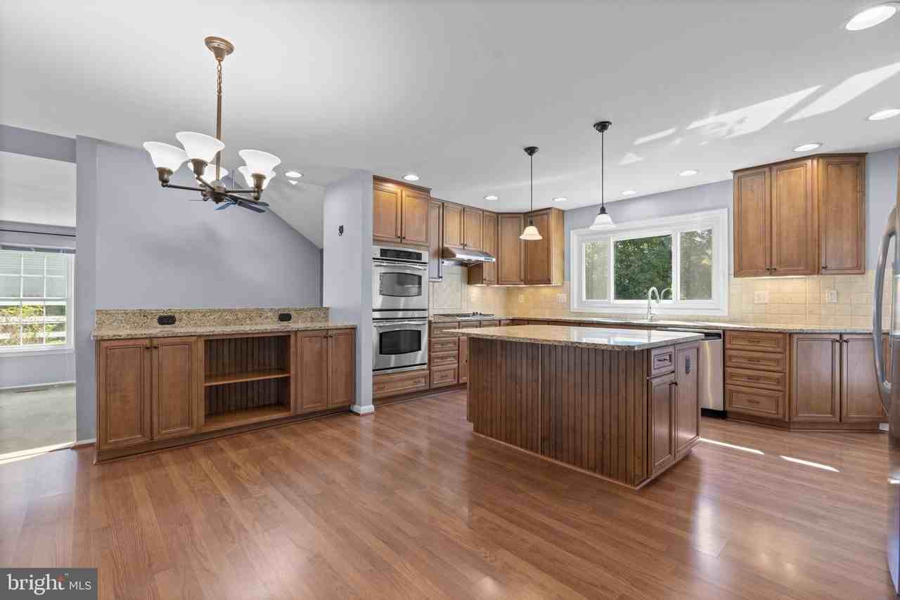 4706 Bates Dr - Photo 4 of 43