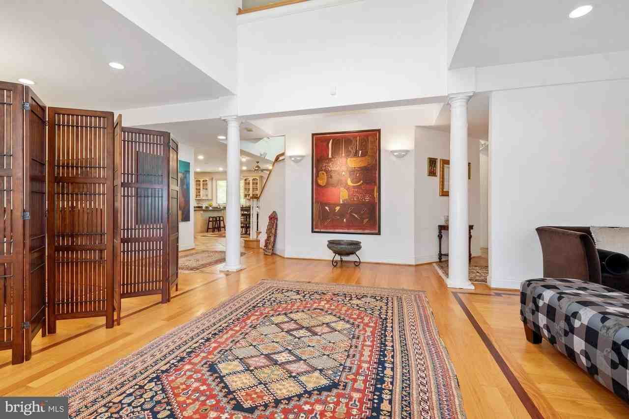 8309 Old Seven Locks Rd - Photo 4 of 50