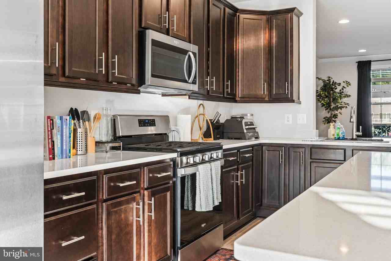 7709 Presidential Pkwy - Photo 4 of 32