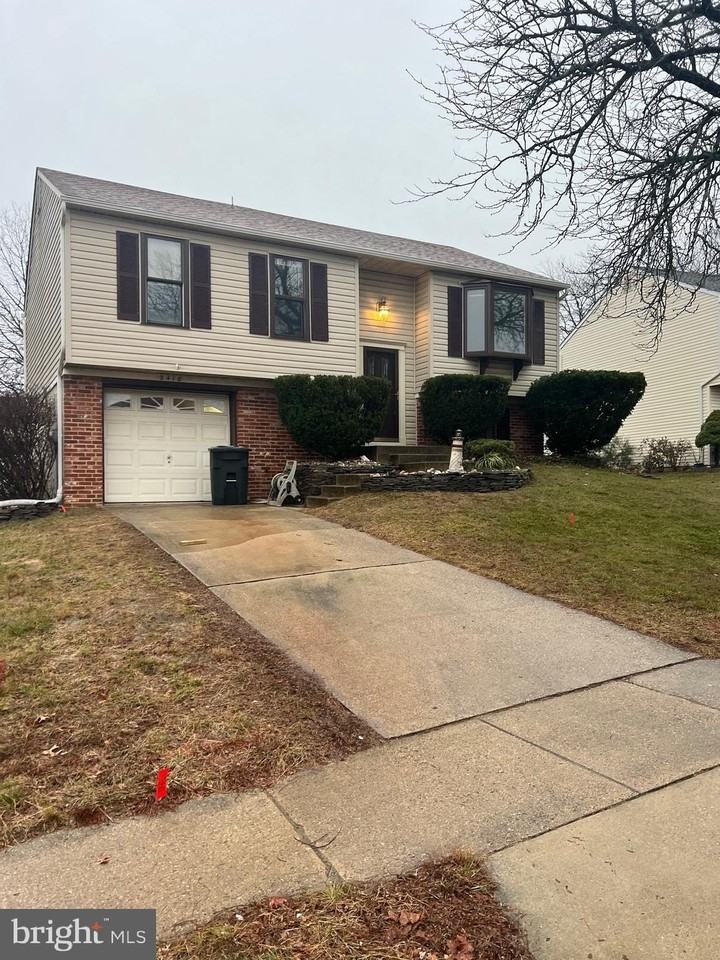 2418 York Rd - Photo 2 of 21