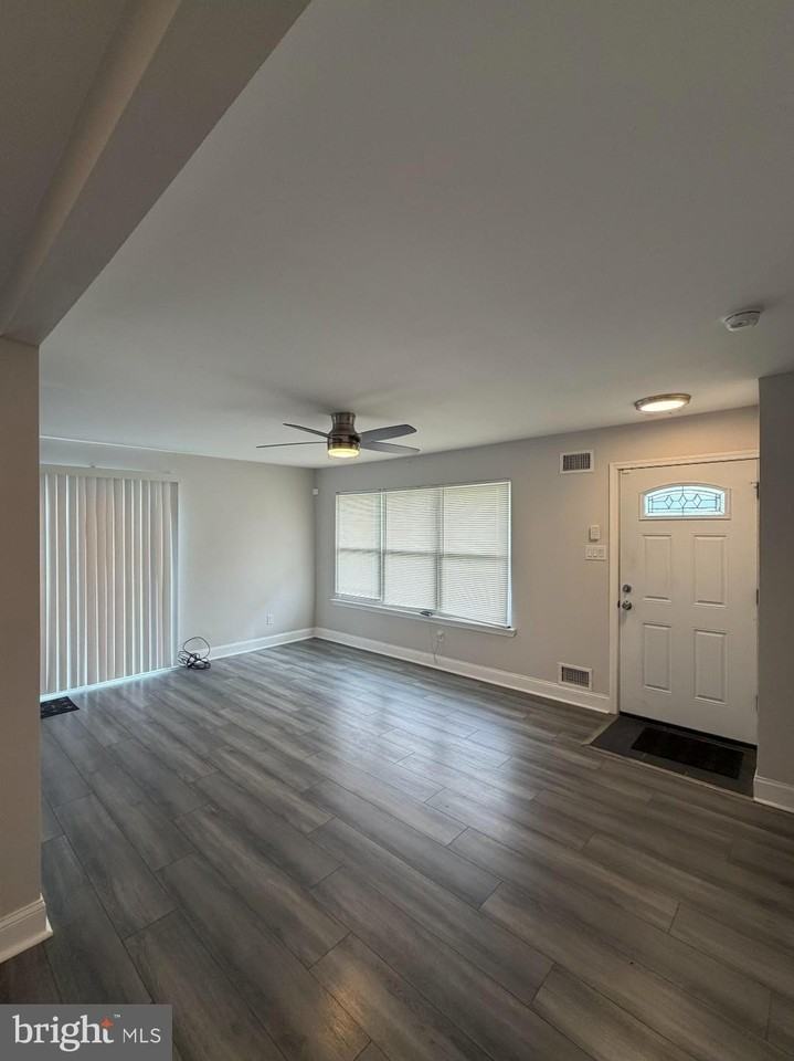 19 Lamont Ct - Photo 2 of 22