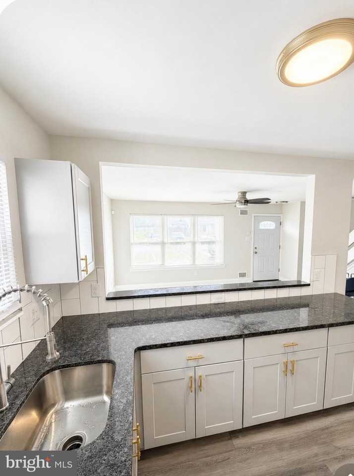19 Lamont Ct - Photo 7 of 22