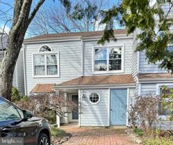 692 Danbury Ct - Photo 1 of 1