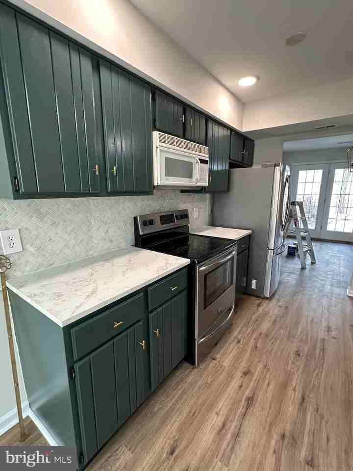 692 Danbury Ct - Photo 7 of 16