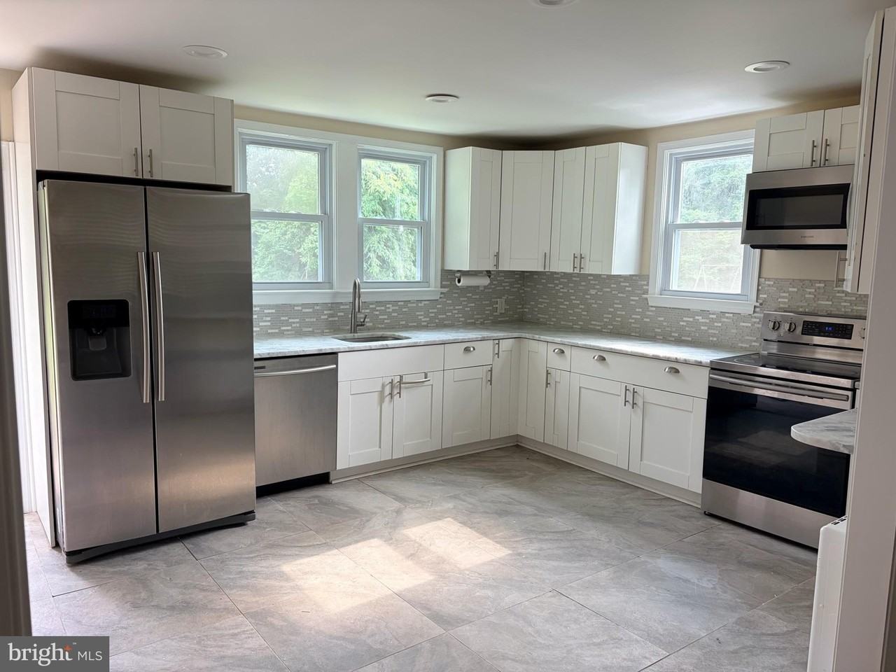 1011 Concord Rd - Photo 2 of 16