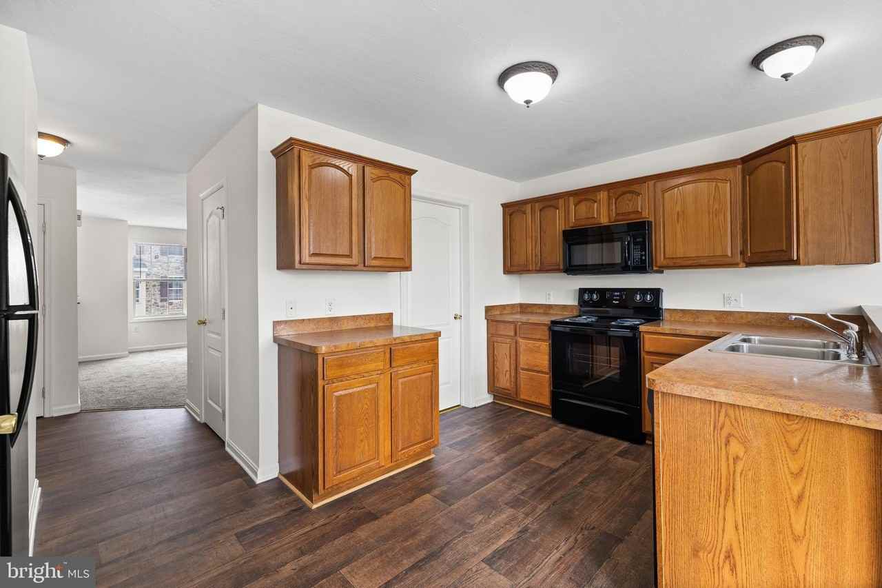 24 Shady Tree Ct - Photo 7 of 23