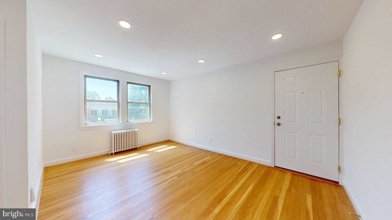 1210 N Kenilworth St #8 - Photo 4 of 14