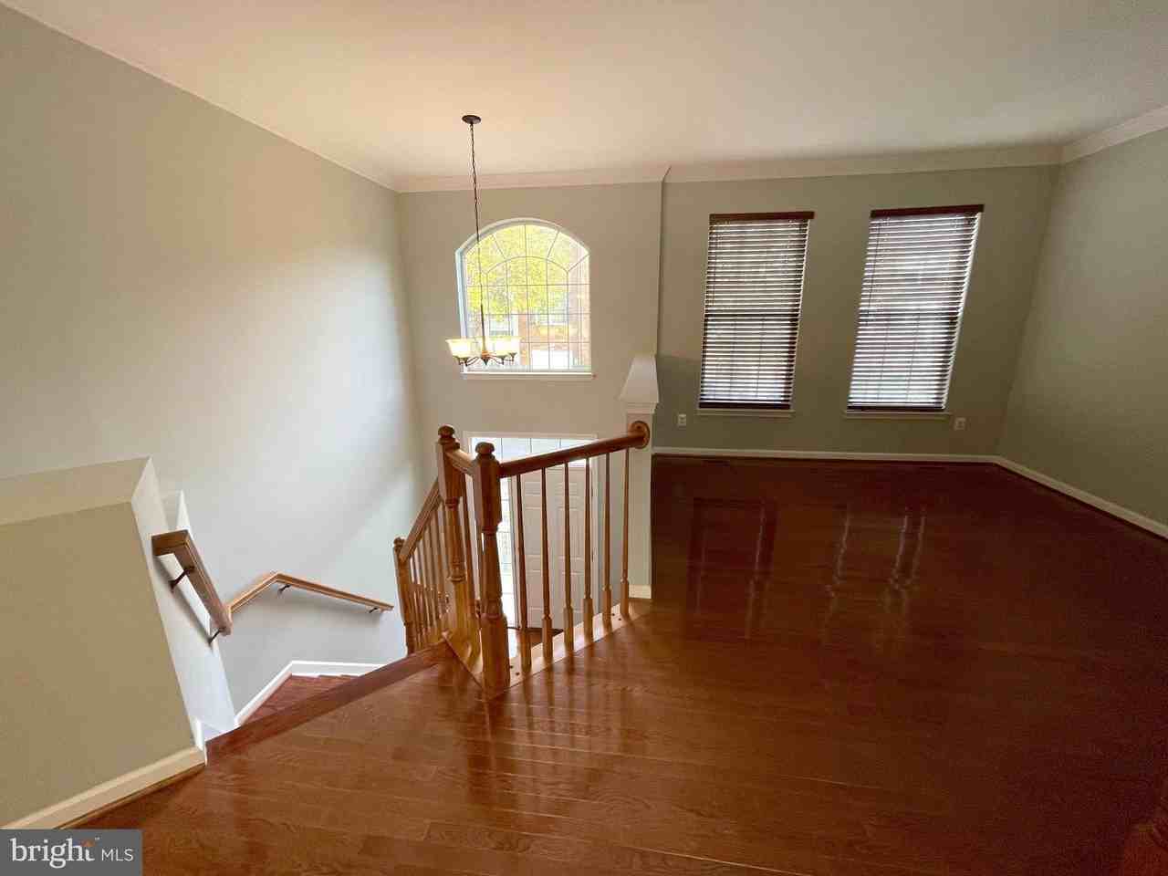 4106 Hazelwood Ct - Photo 5 of 25