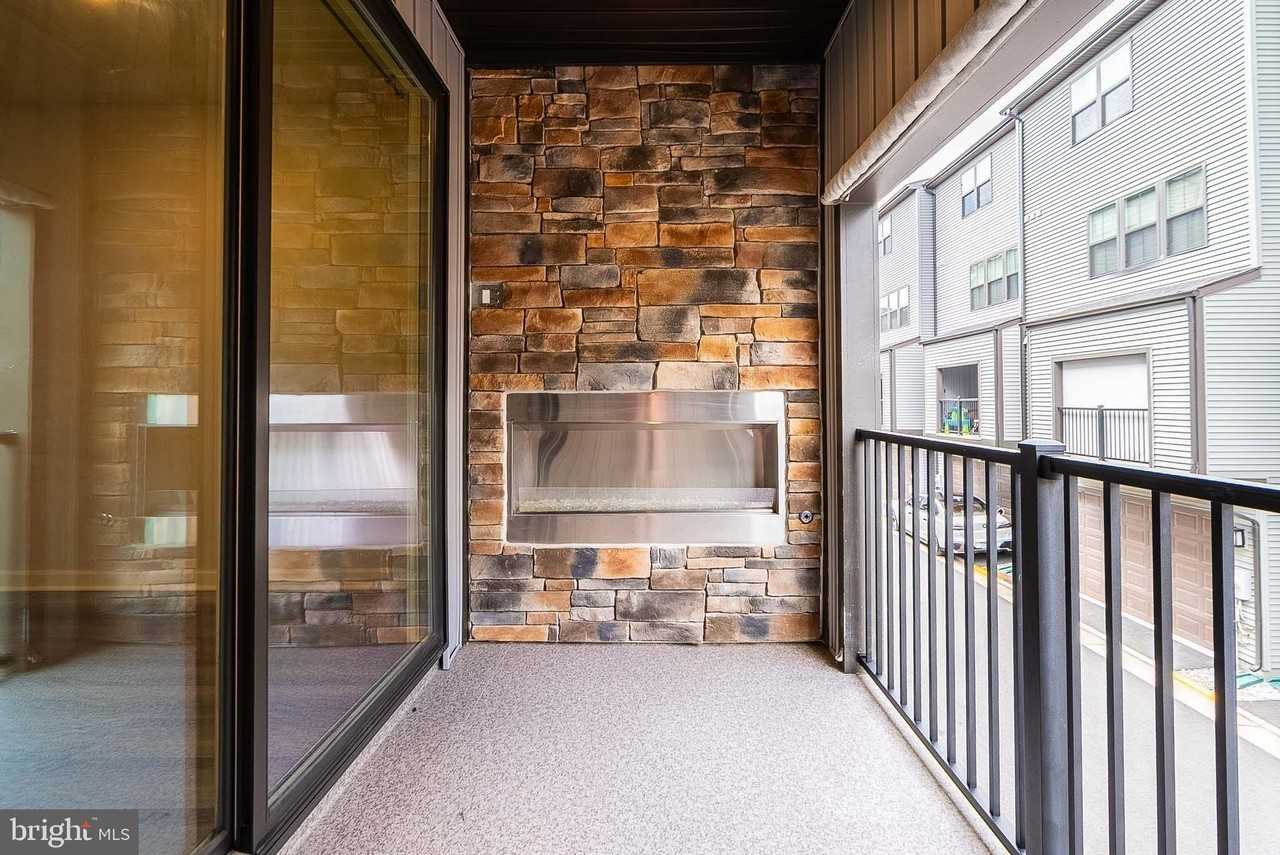 13001 Hattontown Sq - Photo 7 of 50
