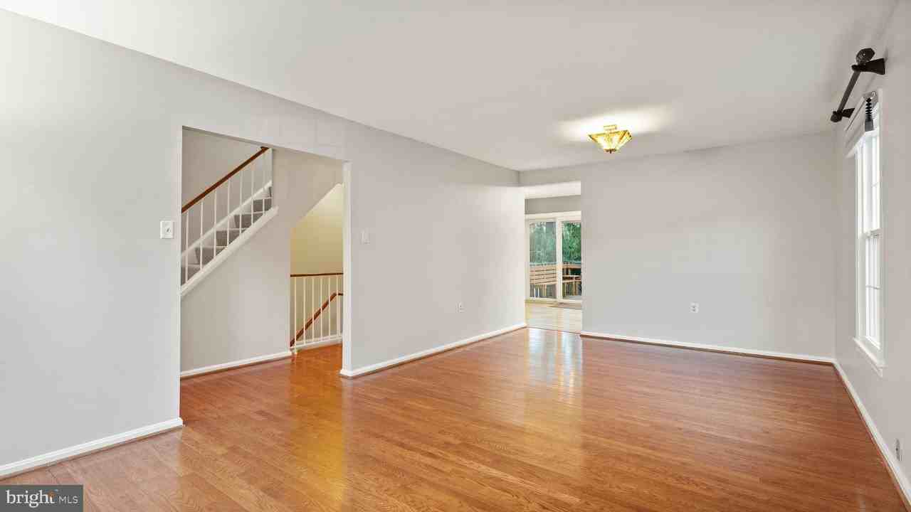 4453 Holly Ave - Photo 7 of 49