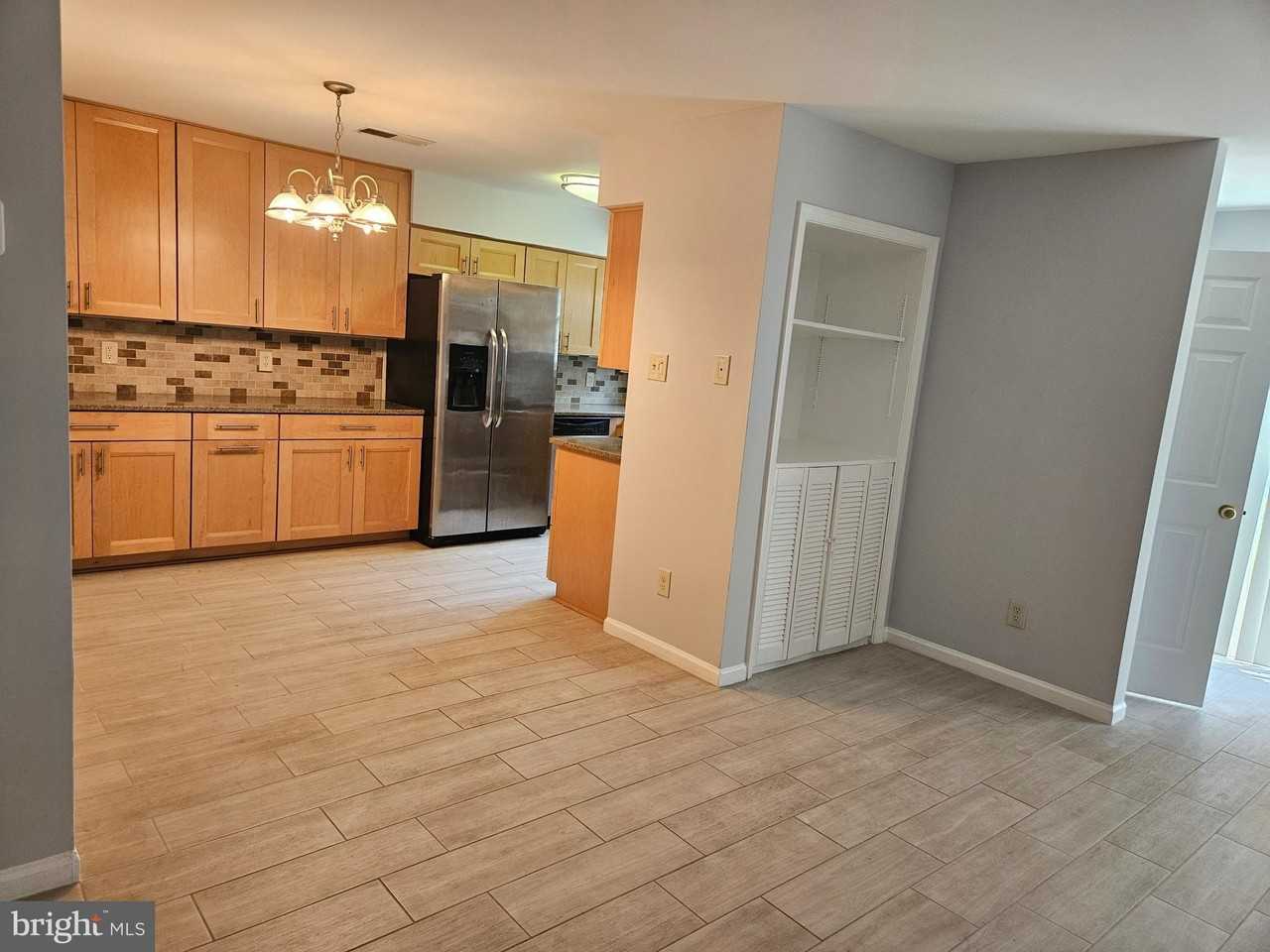 12109 Greenway Ct #101 - Photo 4 of 11