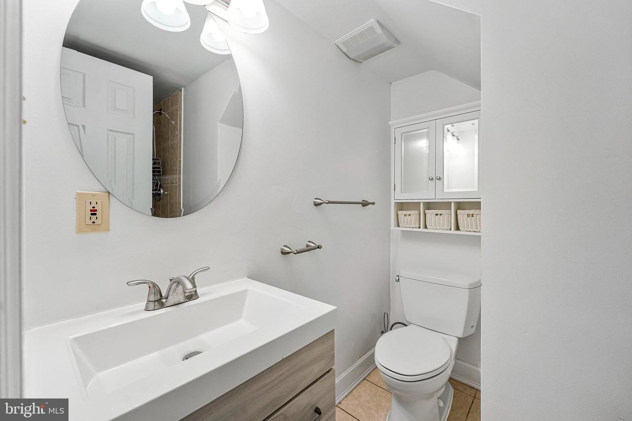 14707 Bentley Sq - Photo 7 of 26