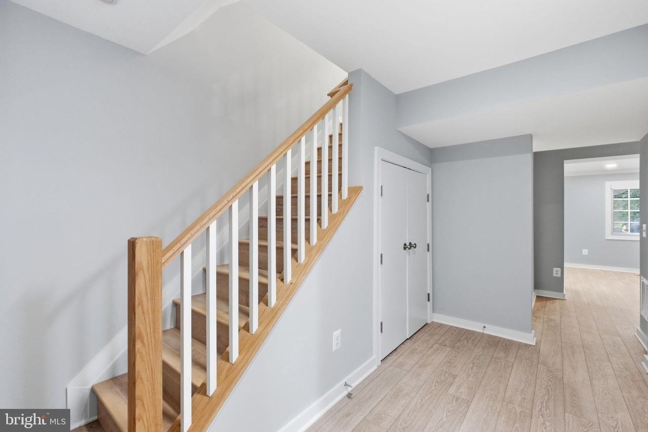 2916 Montauk Ct - Photo 4 of 31