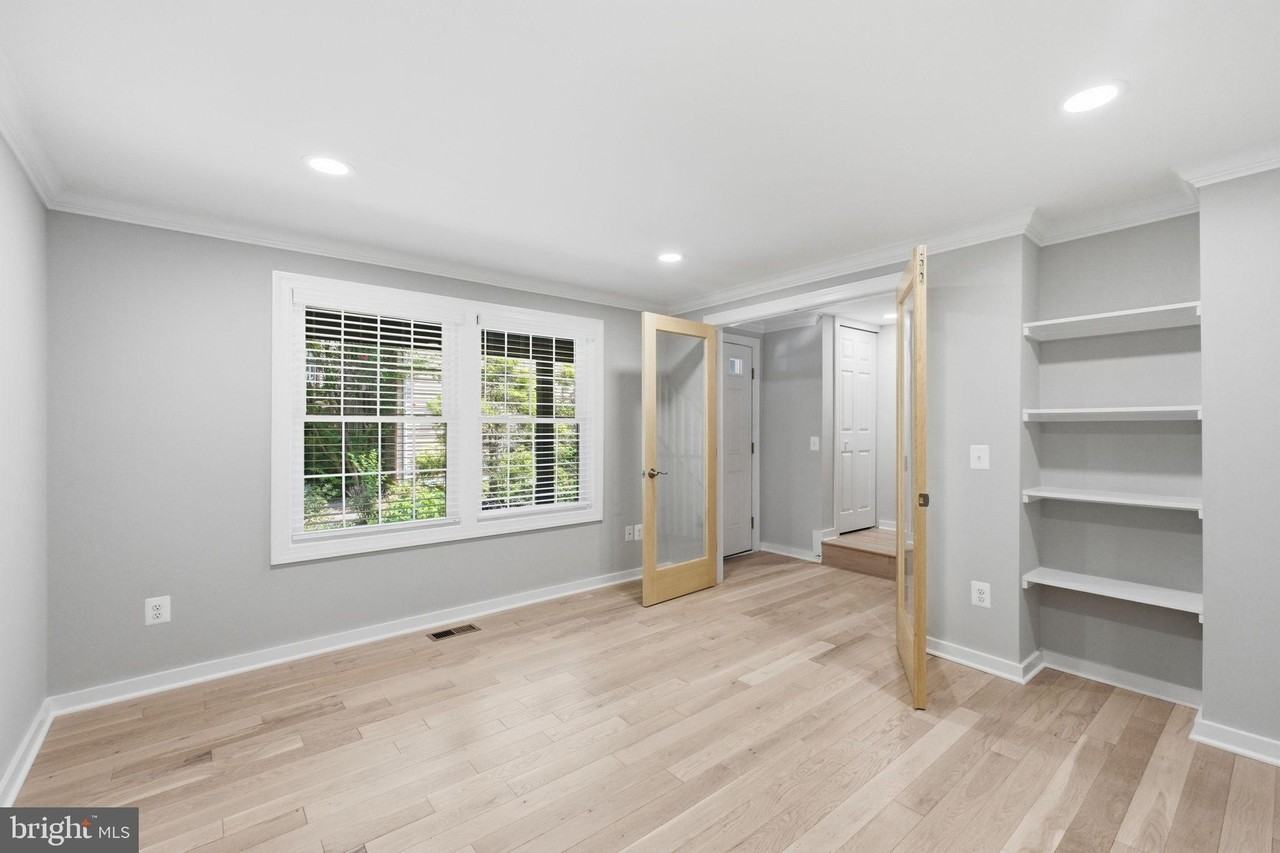 2916 Montauk Ct - Photo 5 of 31