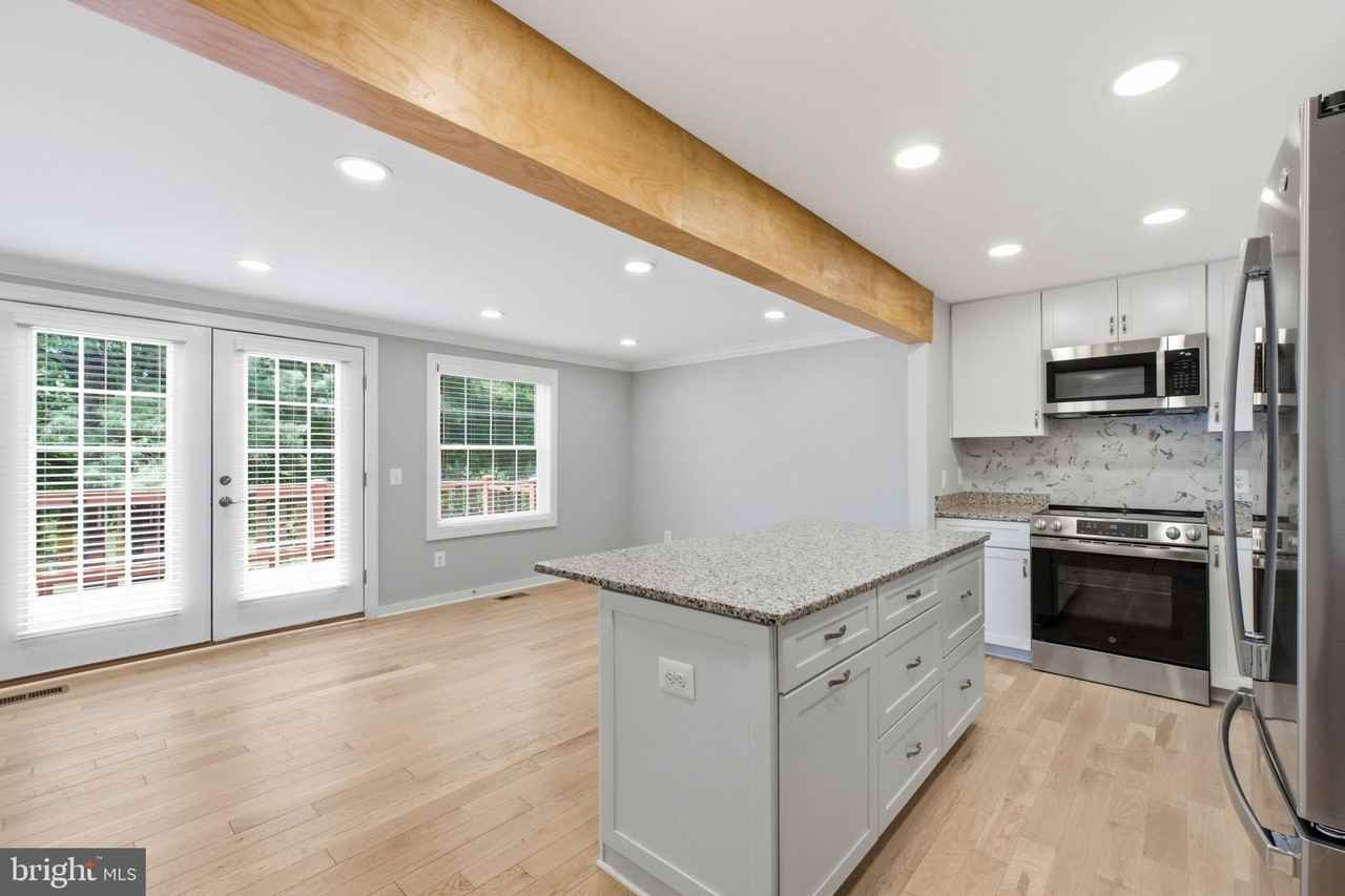 2916 Montauk Ct - Photo 7 of 31