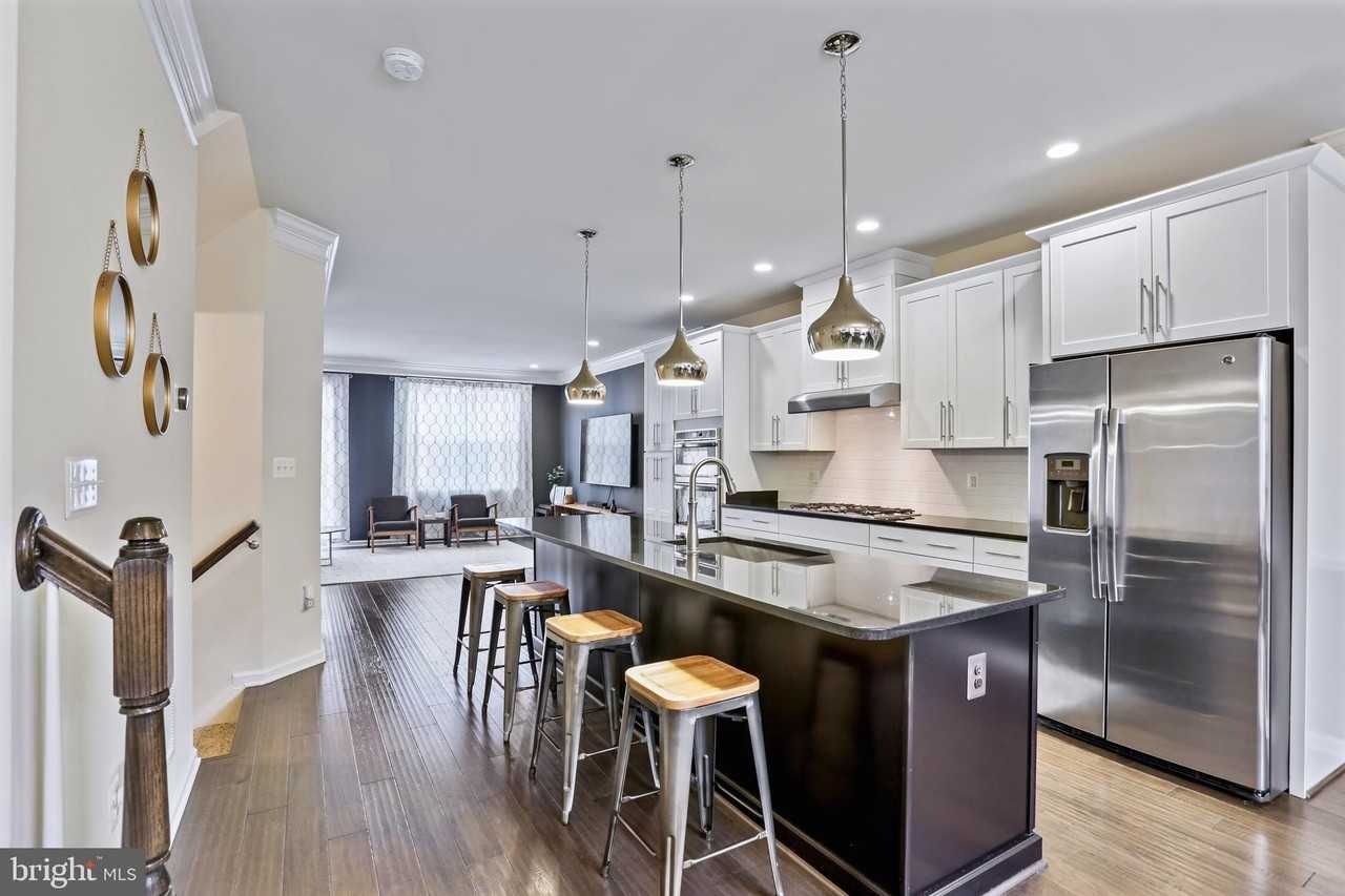 22462 Cambridgeport Sq - Photo 7 of 21