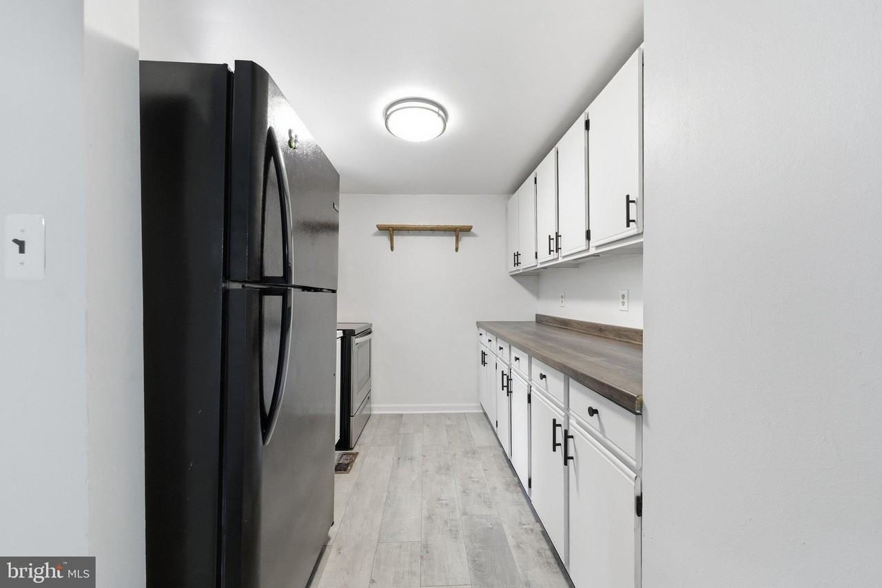 371 Oak Hill Rd - Photo 3 of 50