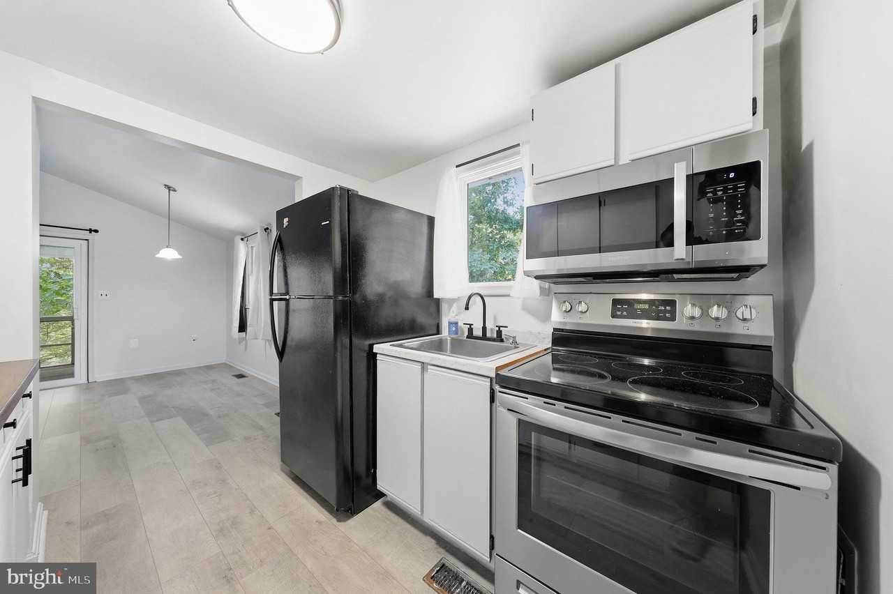 371 Oak Hill Rd - Photo 6 of 50