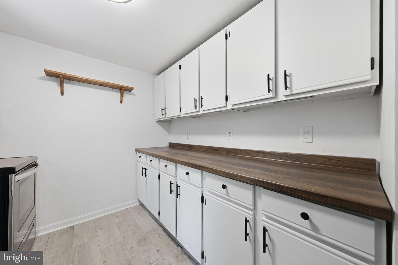 371 Oak Hill Rd - Photo 7 of 50