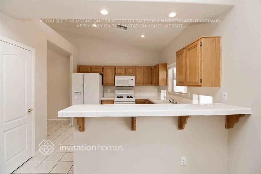 5624 Tropic Mist St - Photo 5 of 20