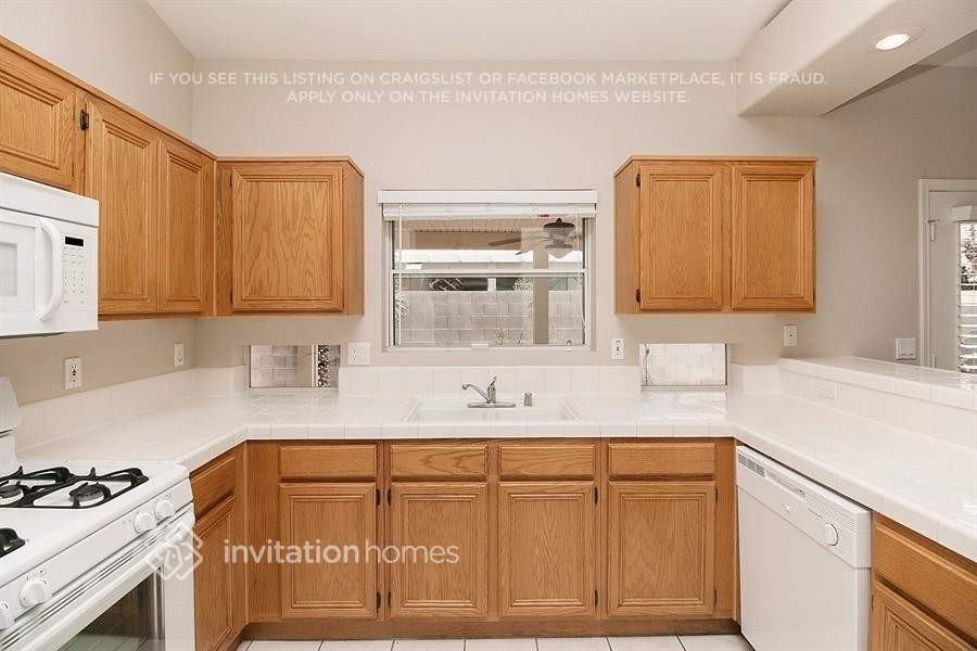 5624 Tropic Mist St - Photo 6 of 20